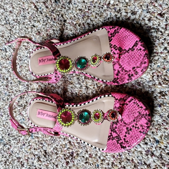 Betsey Johnson Shoes - 💖Betsey Johnson💖 pink, rhinestone sandals